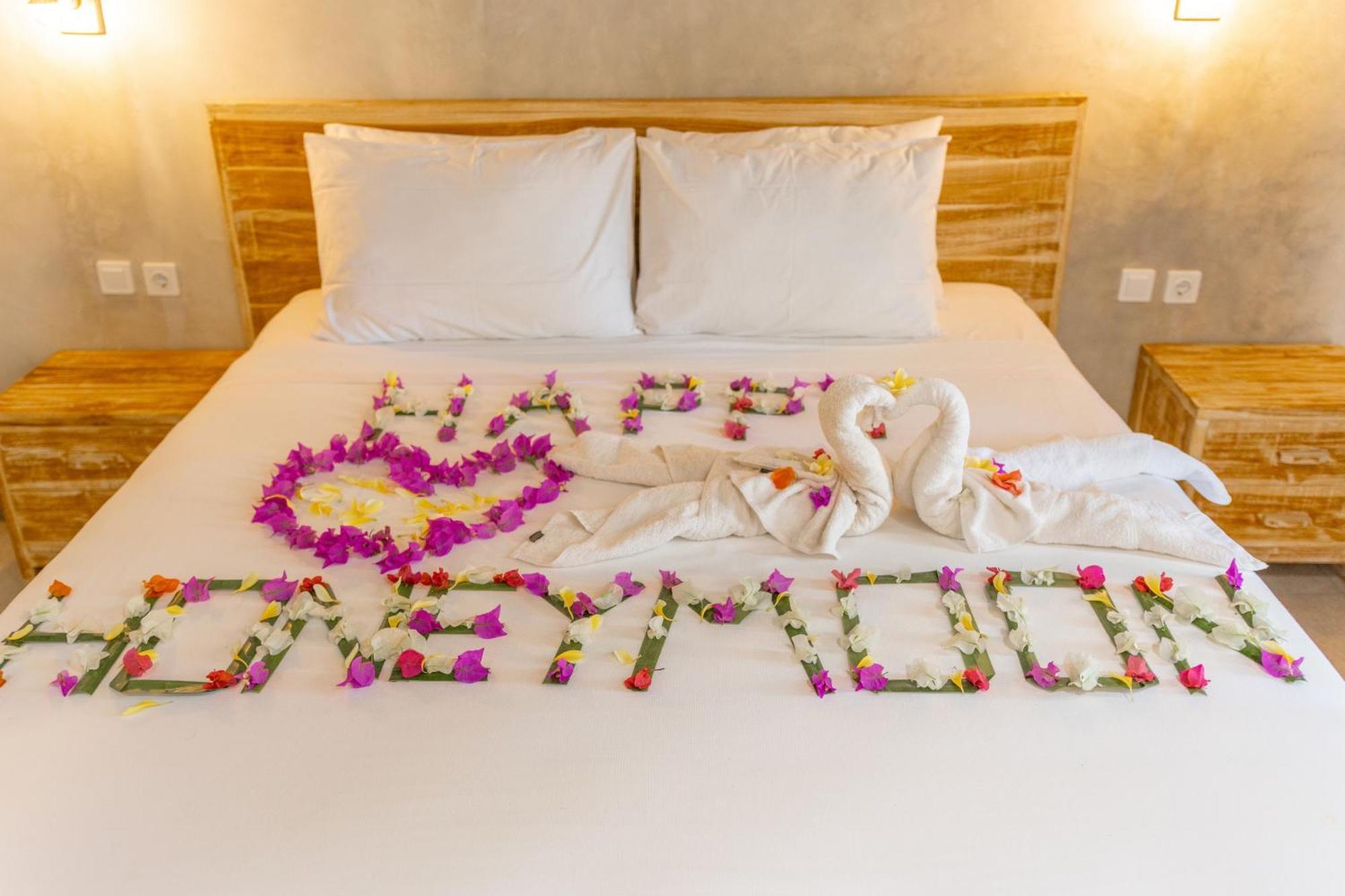 Golden Garuda Cottages Polilit 外观 照片