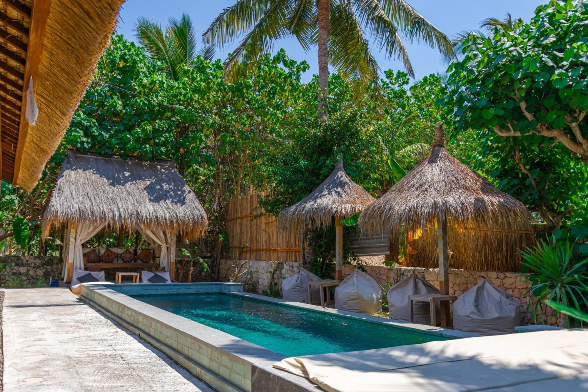 Golden Garuda Cottages Polilit 外观 照片